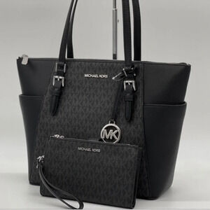Michael Kors Charlotte Bag & Double Zip
Wallet Black